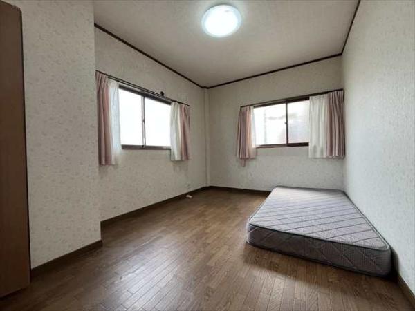 大蓮北１丁目戸建て（ガレージ付き）