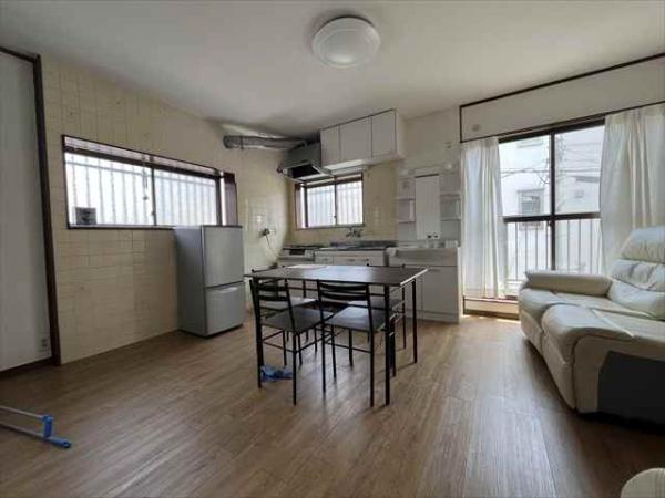 大蓮北１丁目戸建て（ガレージ付き）