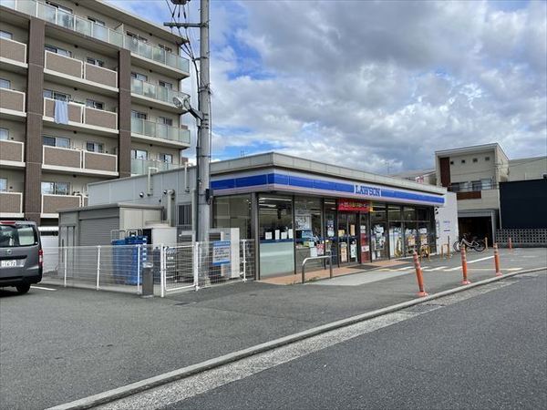 高安B棟(ローソン八尾高安駅前店)