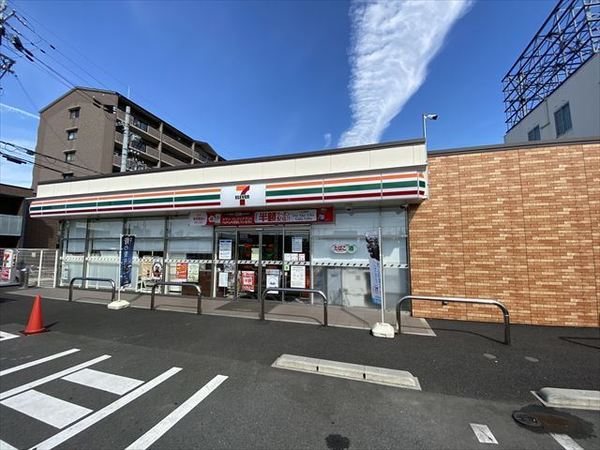 ユンヌファシリテ(セブンイレブン八尾山賀町3丁目店)