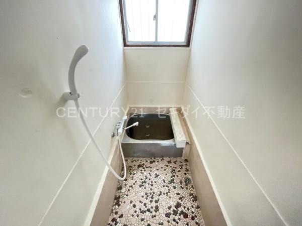 植松町５丁目貸家