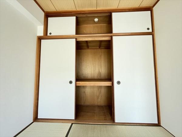 ドゥヴァンルパルク川村