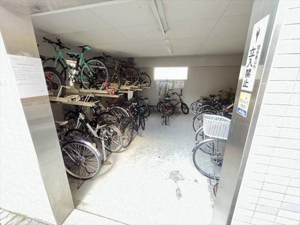 ドゥヴァンルパルク川村