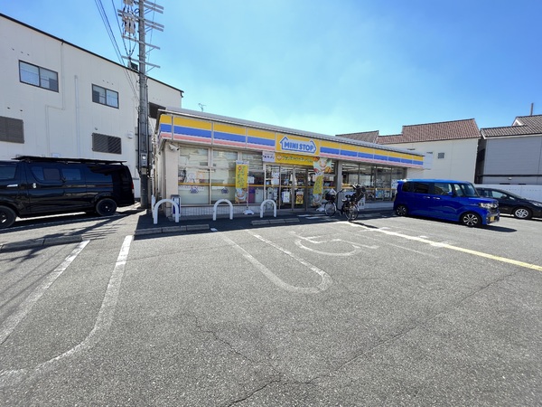 フジパレス弥刀駅東(ミニストップ　大橋東3丁目店)