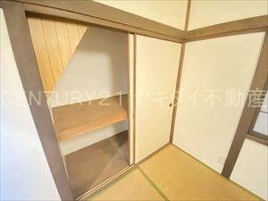 柏原市安堂町貸家