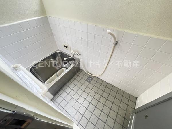 高安町北5丁目テラスハウス