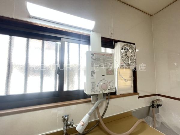 高安町北5丁目テラスハウス