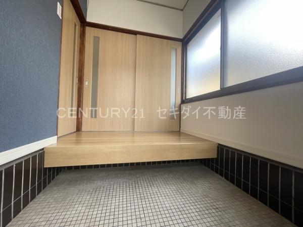高安町北5丁目テラスハウス