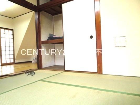 久宝寺５丁目ガレージ付き戸建て