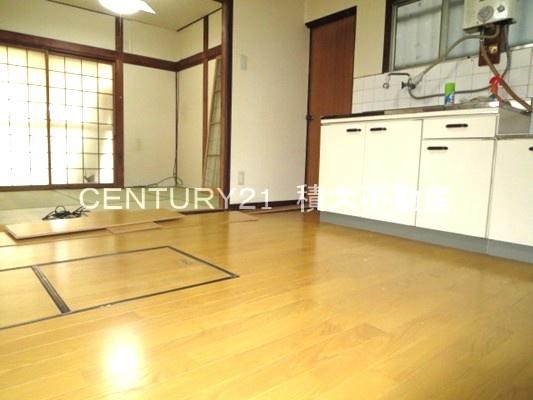 久宝寺５丁目ガレージ付き戸建て
