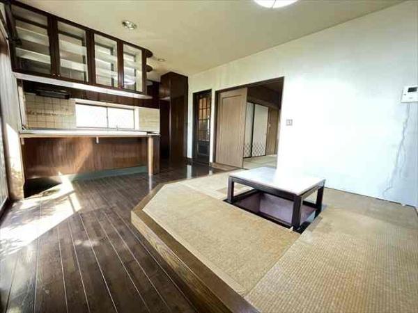 服部川８丁目戸建て