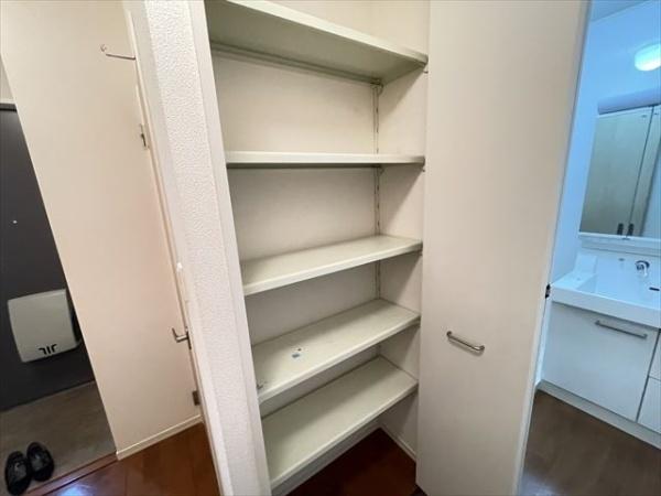 八尾市萱振町１丁目のアパート