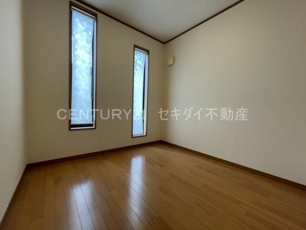 福万寺町南2丁目ガレージ付戸建て