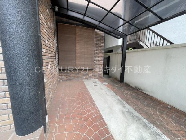 福万寺町南2丁目ガレージ付戸建て