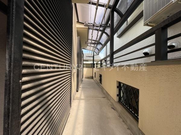 福万寺町南2丁目ガレージ付戸建て