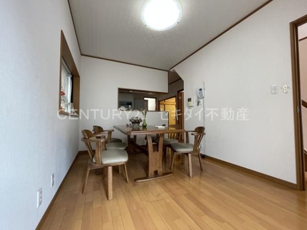 福万寺町南2丁目ガレージ付戸建て