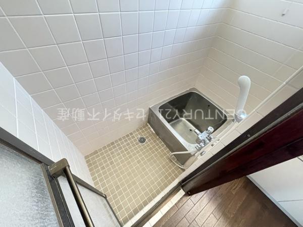 今町2丁目貸家