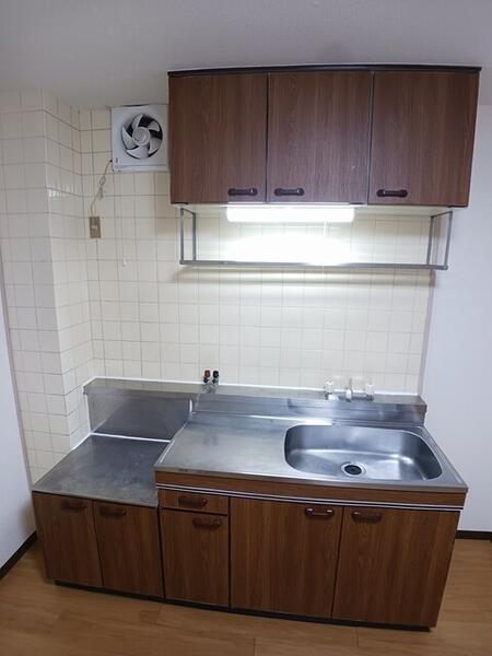 八尾市南亀井町２丁目のアパート