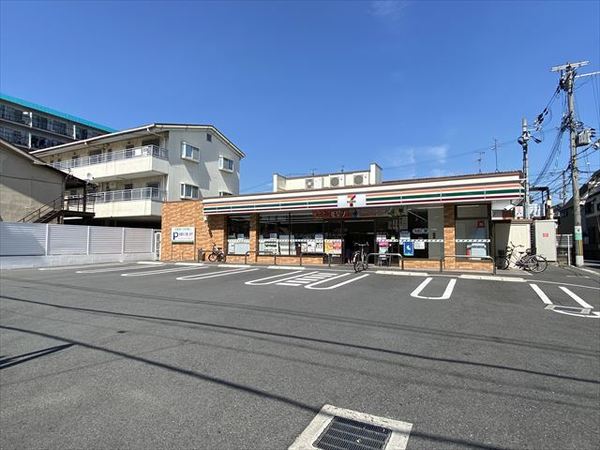 クラム(セブンイレブン八尾陽光園1丁目店)