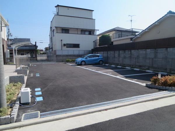 ユニヴァリィ　ソーエ