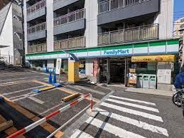 ディアレイシャス市谷薬王寺(ファミリーマート牛込柳町駅前店)