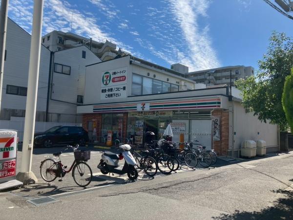 旭区高殿6丁目　テラスハウス(セブンイレブン大阪高殿6丁目店)