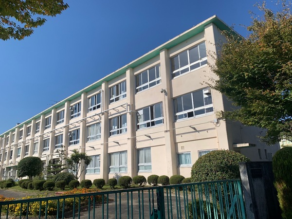 春日井市藤山台1丁目のマンション(藤山台中学校)