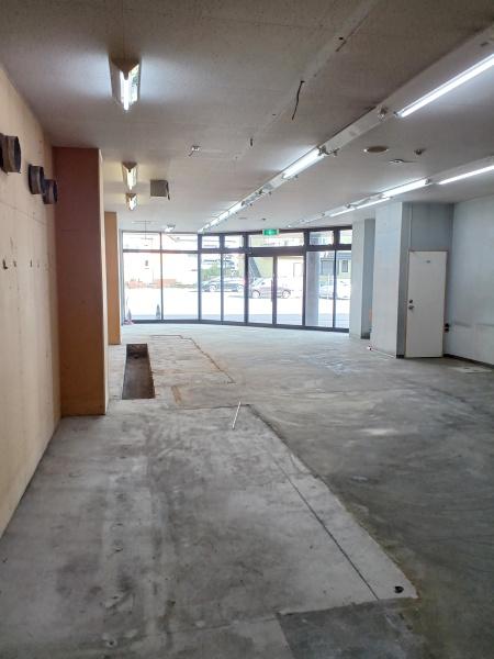 カルム・テナント右