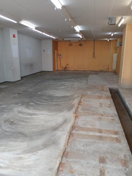 カルム・テナント右