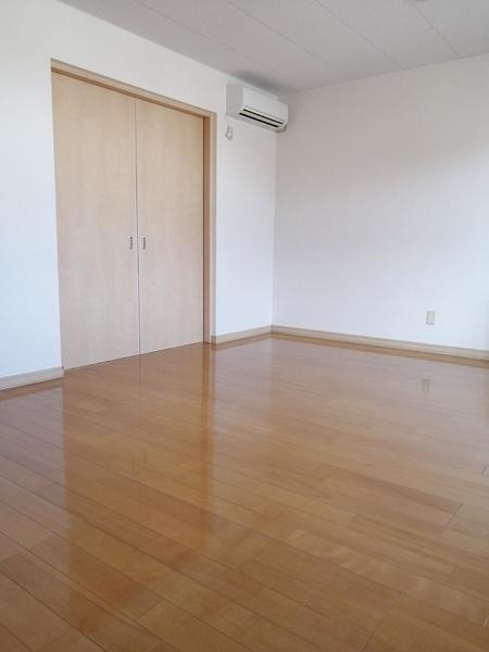 ラヴィータ神居(リビング)