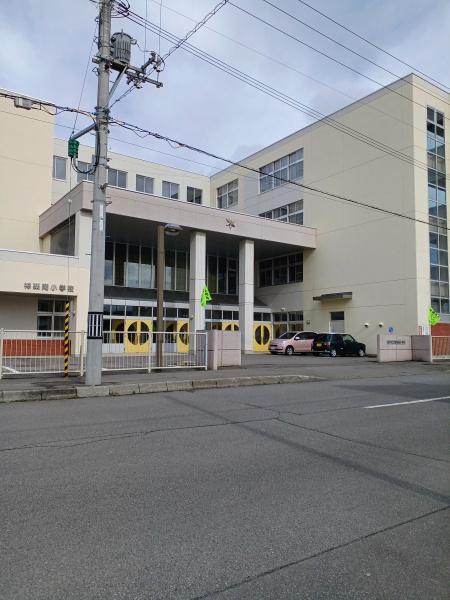 ブルーリバー(旭川市立神楽岡小学校)