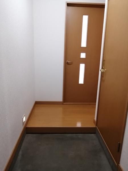 オオクボ(玄関)