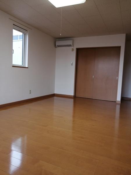 オオクボ(リビング)