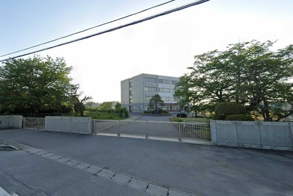 常総市内守谷町きぬの里3丁目の貸家(常総市立水海道西中学校)