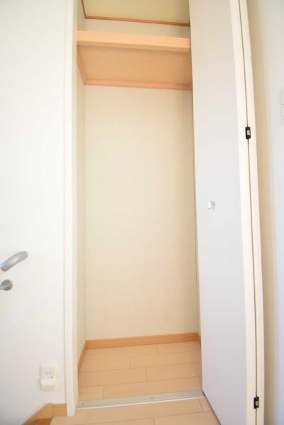 常総市内守谷町きぬの里３丁目の貸家