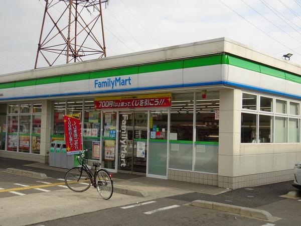 太陽マンション　西棟(ファミリーマート門真大池町店)