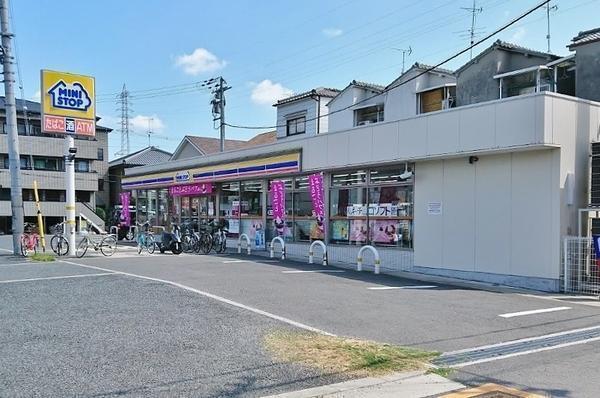 インテリジェントマンション・エソール(ミニストップ東大阪宝持店)