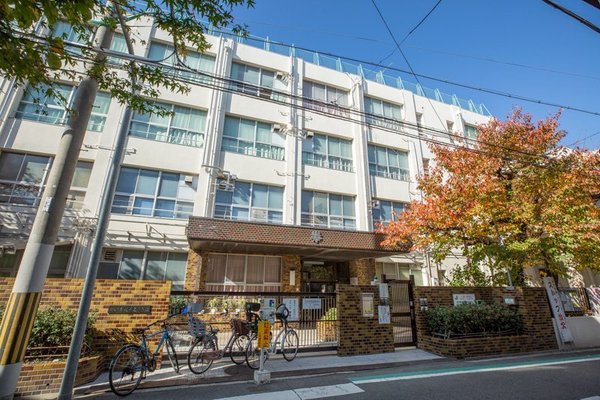 エルドムス陽光三番館(大阪市立北中道小学校)