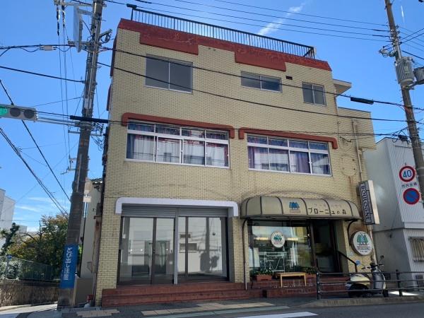 真弓ビル