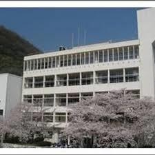 真弓ビル(私立神戸龍谷高校)
