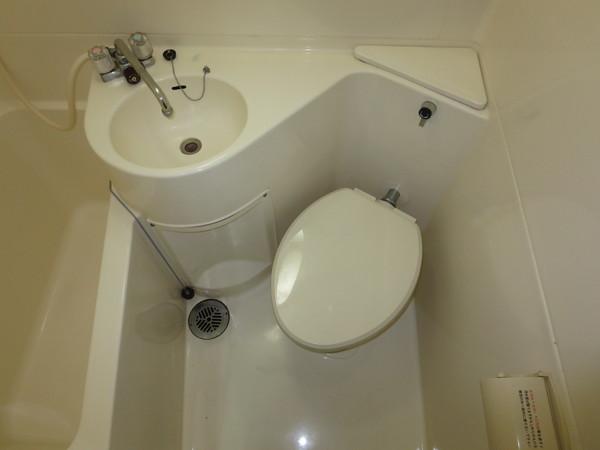 大阪市東淀川区相川2丁目のマンション(トイレ)