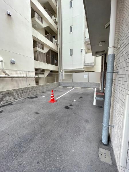 LEON‐COMFORT-NANBA-SOUTH-GATE