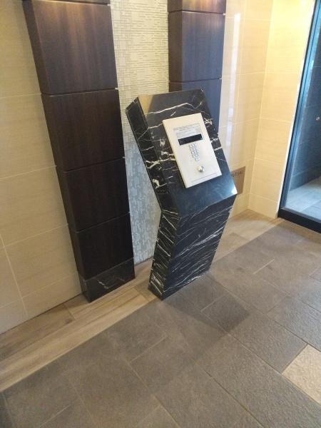 プレサンス心斎橋ニスト