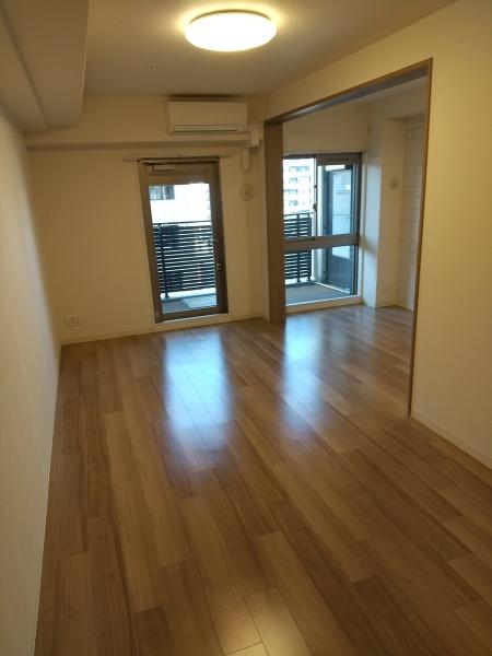 プレサンス心斎橋ニスト