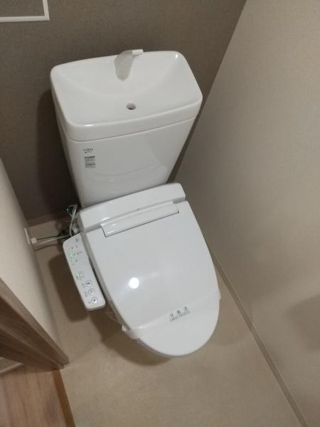 プレサンス心斎橋ニスト