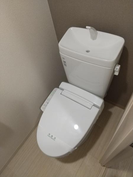プレサンス心斎橋ニスト