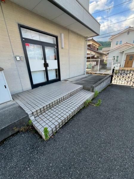 愛媛県西条市　一棟テナントビル