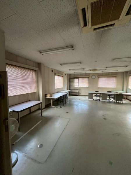 西条市飯岡一棟事務所
