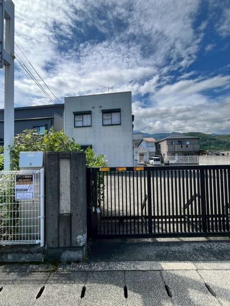 西条市飯岡一棟事務所