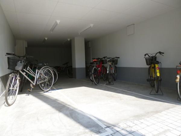 ホワイトシティ平野